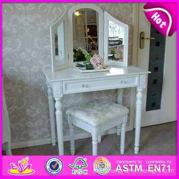 Classic Furniture Style Modern Wooden Dressing Table with 3 Mirror Around W08h020